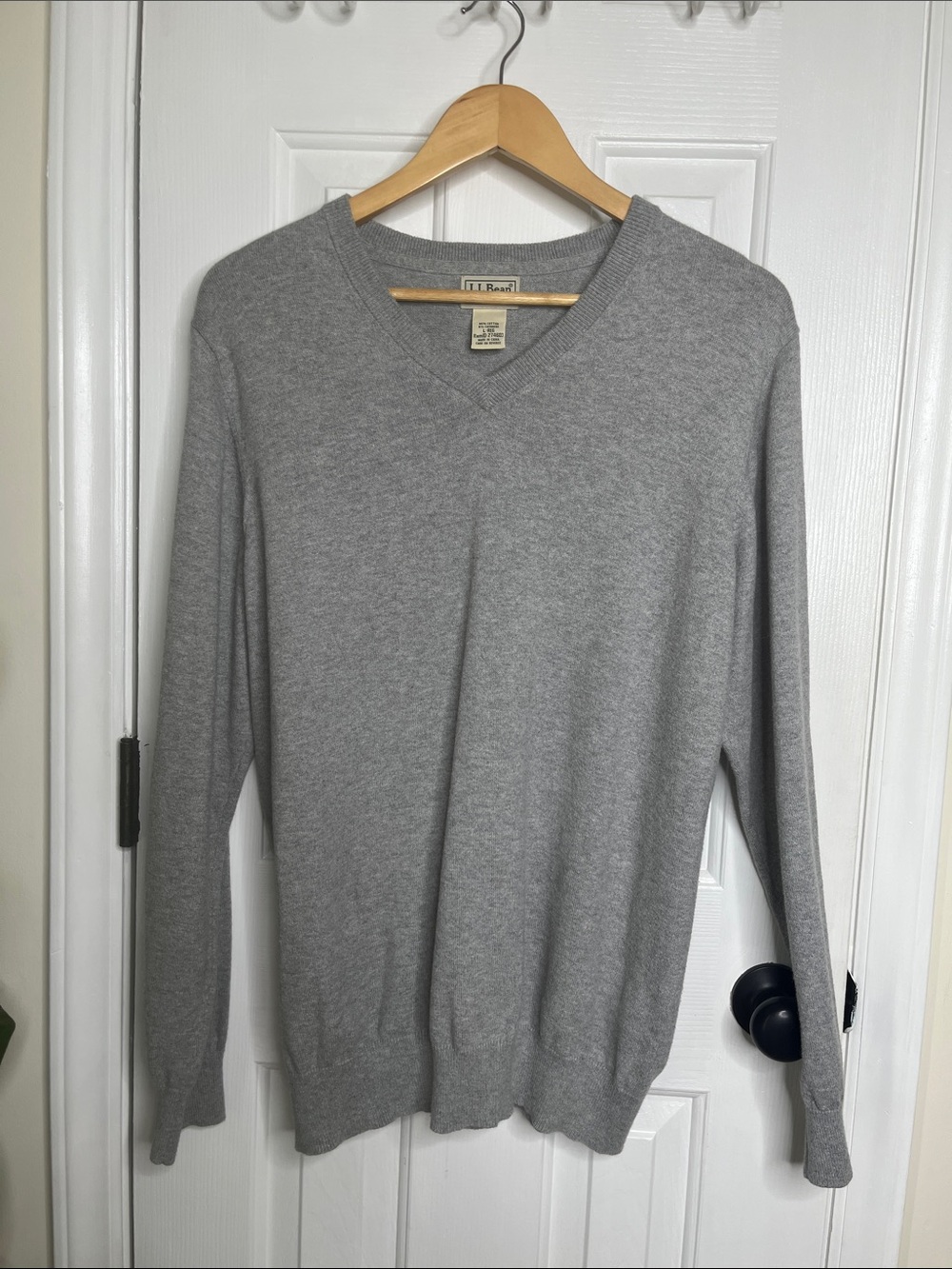 Cotton and Cashmere V Neck Sweater L.L. Bean Light Gray Size Large Unisex